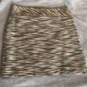 EUC. Black & white Loft pencil skirt. Size 6